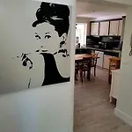 아파트 French Riviera-Saint-Raphael- Suite & Jardin Prive