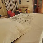 French Riviera-Saint-Raphael- Suite & Jardin Prive 아파트 *