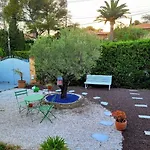 아파트 French Riviera-Saint-Raphael- Suite & Jardin Prive