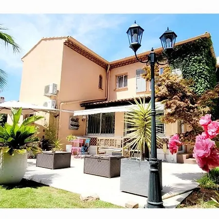 French Riviera-Saint-Raphael- Suite & Jardin Prive 아파트 *