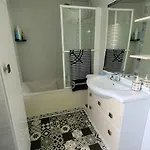 French Riviera-Saint-Raphael- Suite & Jardin Prive Saint-Raphaël